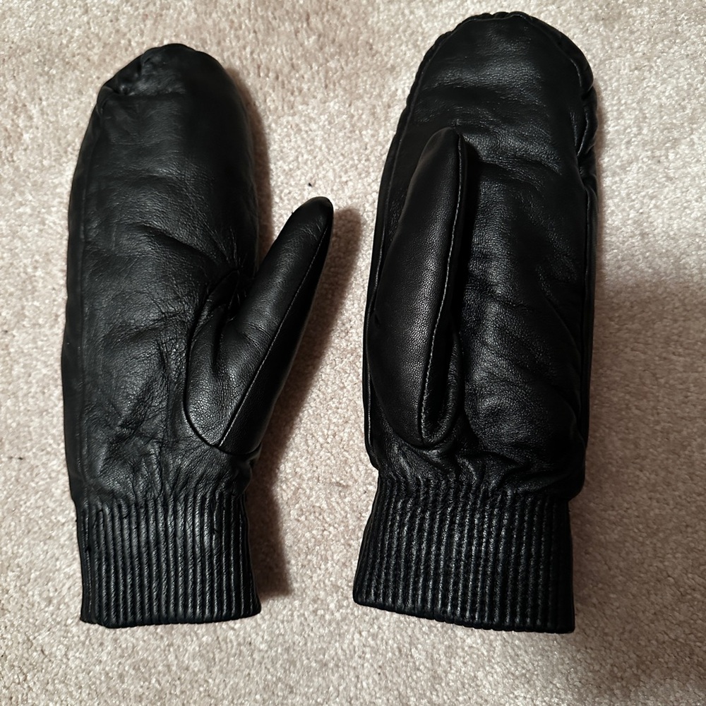 Black Leather Mittens for Women - Aritzia